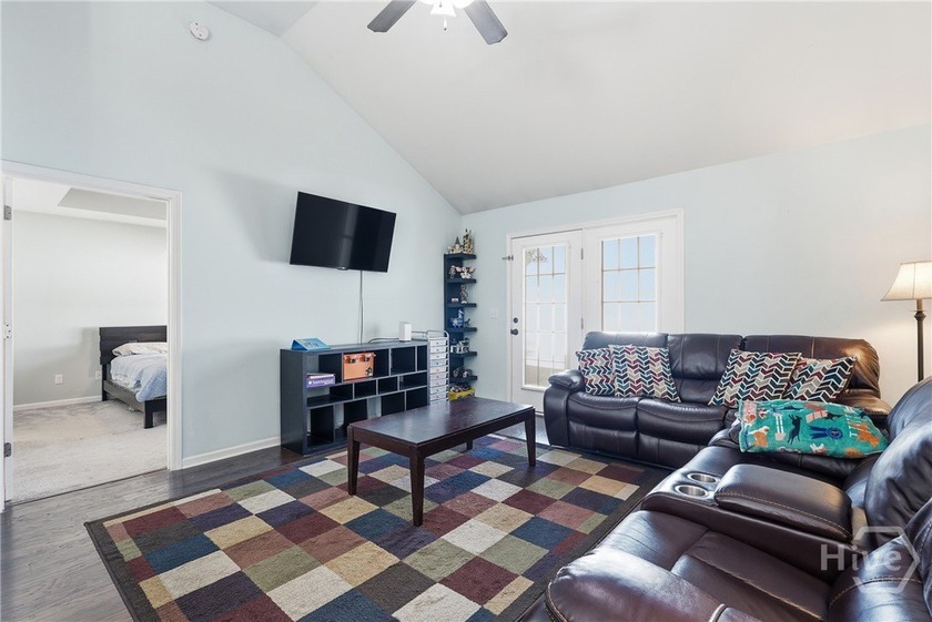 Enjoy maintenance free living in The Highlands conveniently - photo 8