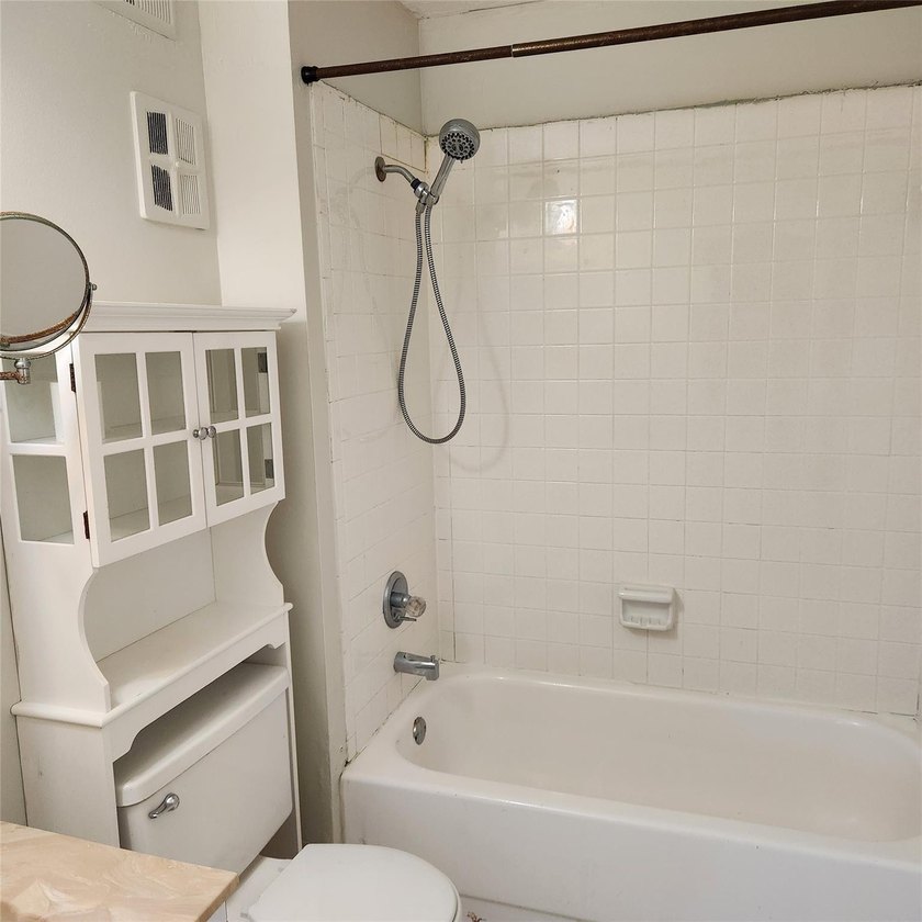 Unit rented until 9/30/2026 for $1700 per - photo 10