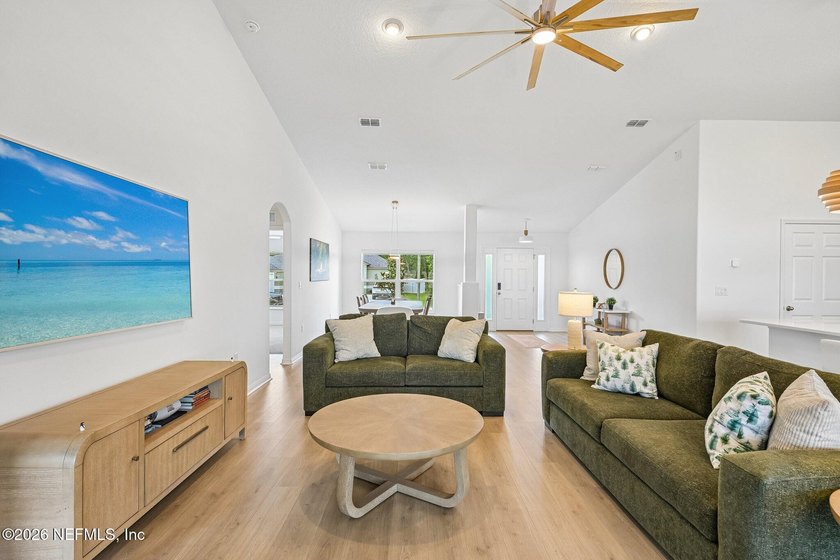 Welcome to this beautifully appointed Seagate custom-built home - photo 8