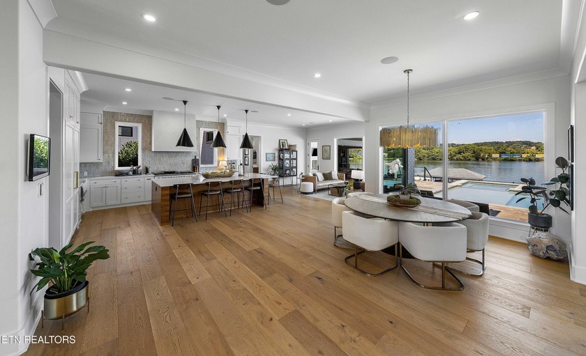 Every detail has been considered in this lakefront estate in - photo 9