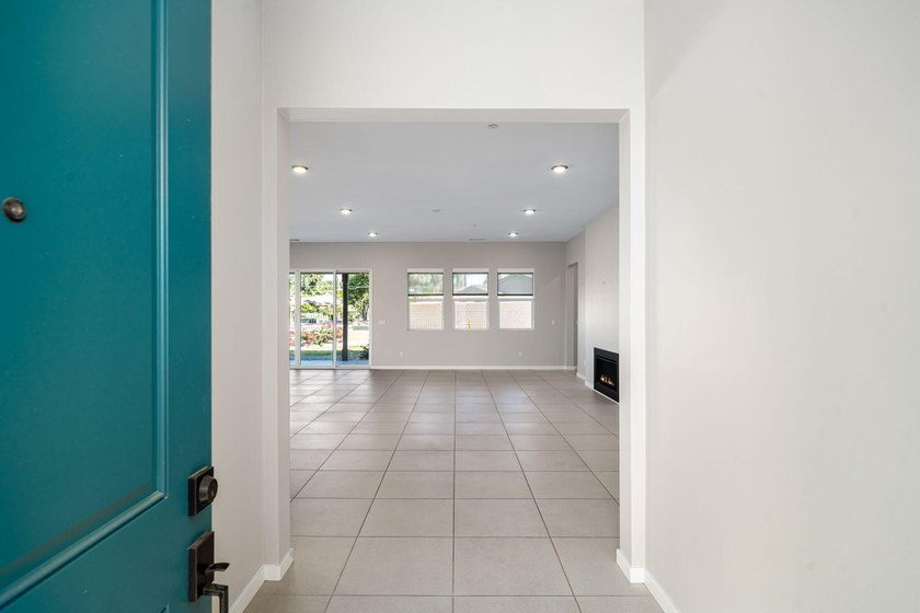 Welcome to 42787 Rachel Court, a contemporary desert retreat - photo 9