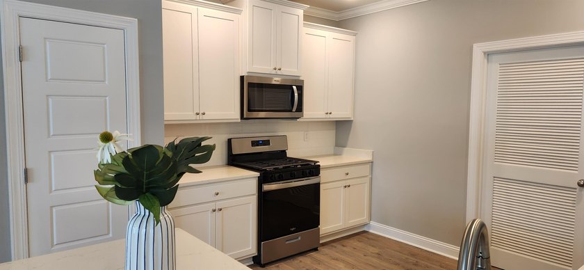 Contact Listing agent to learn more about builder incentives - photo 13