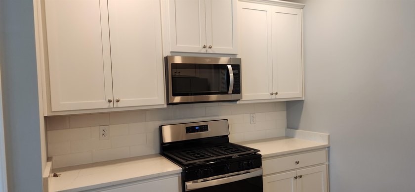 Contact Listing agent to learn more about builder incentives - photo 14