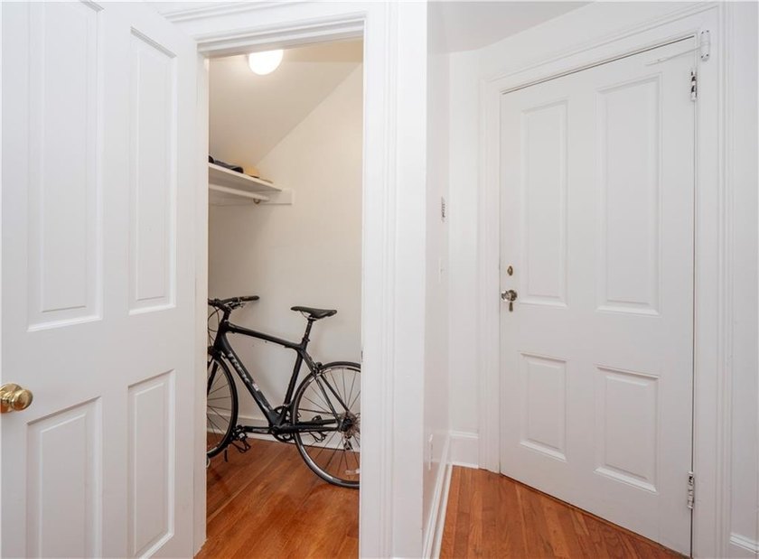 Immaculate Penthouse Condominium in a Desirable Kay/Catherine - photo 15