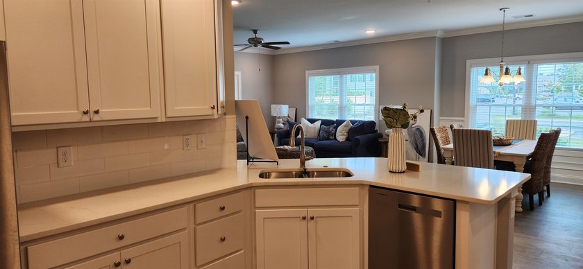 Contact Listing agent to learn more about builder incentives - photo 16
