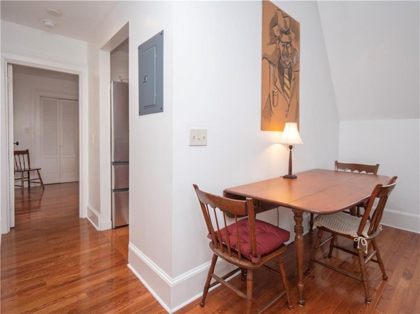 Immaculate Penthouse Condominium in a Desirable Kay/Catherine - photo 18