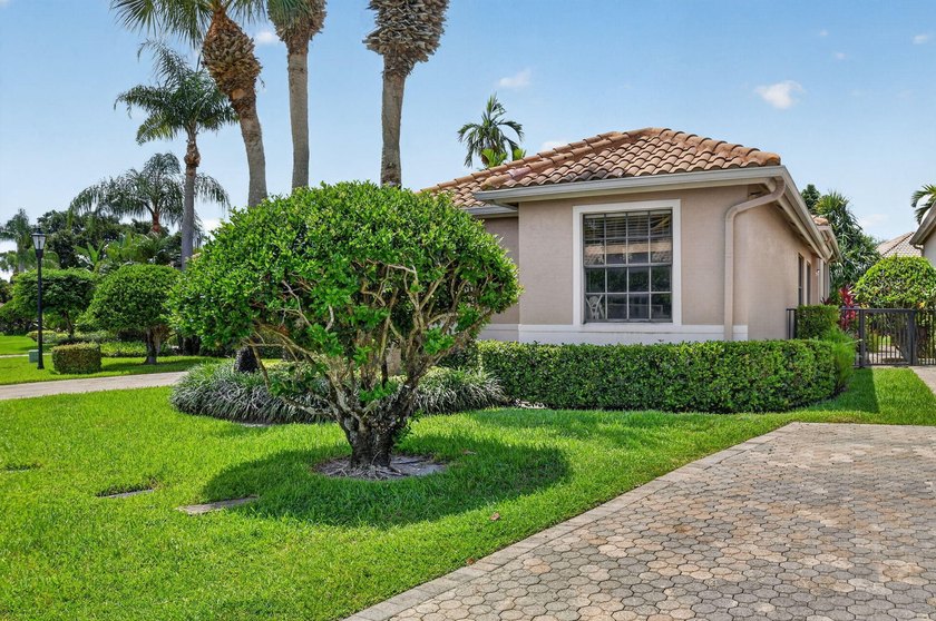 Welcome to this charming 3-bedroom, 2-bathroom single-story - photo 3