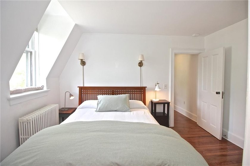 Immaculate Penthouse Condominium in a Desirable Kay/Catherine - photo 26