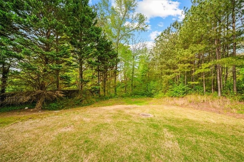 Talk about a hidden gem, nestled in a quiet neighborhood in a - photo 8