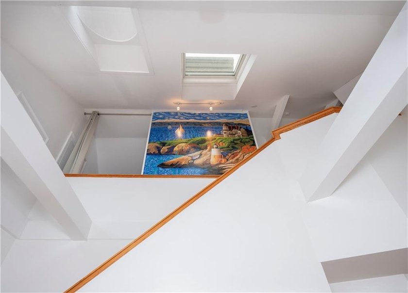 Immaculate Penthouse Condominium in a Desirable Kay/Catherine - photo 29