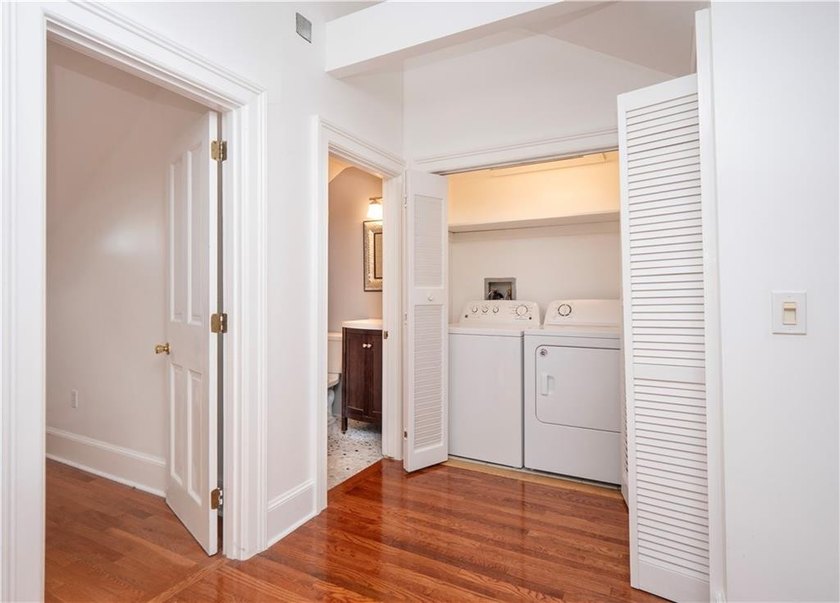 Immaculate Penthouse Condominium in a Desirable Kay/Catherine - photo 30
