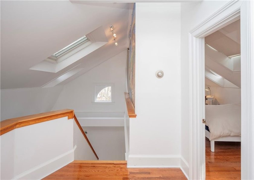 Immaculate Penthouse Condominium in a Desirable Kay/Catherine - photo 37