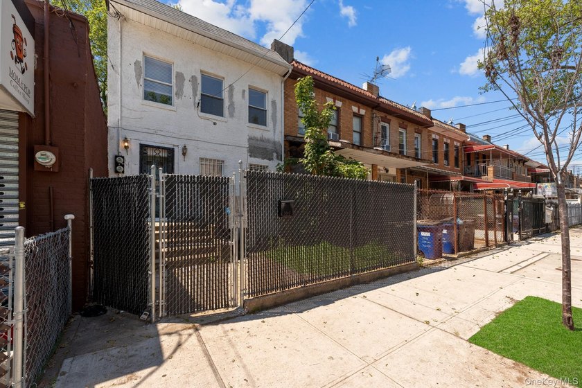 Opportunity Knocks! 388 Atkins Avenue is a 20x50 built townhouse - photo 12