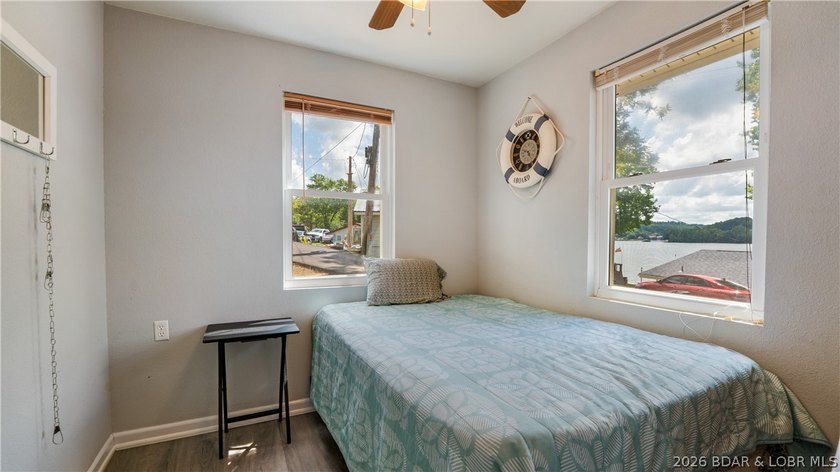 Lake views and easy lake living await! This 2-bedroom, 1-bath - photo 15