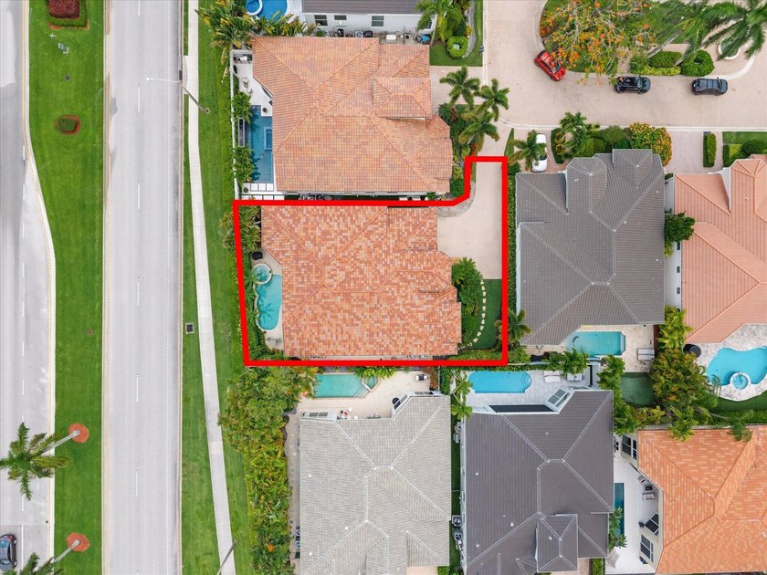 Nestled within the prestigious Woodfield Country Club, this - photo 46