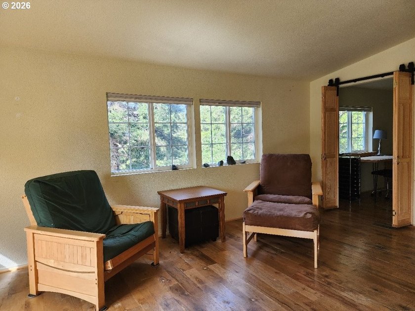 Enjoy coastal living in this charming 3 bedroom, 2 bathroom home - photo 9