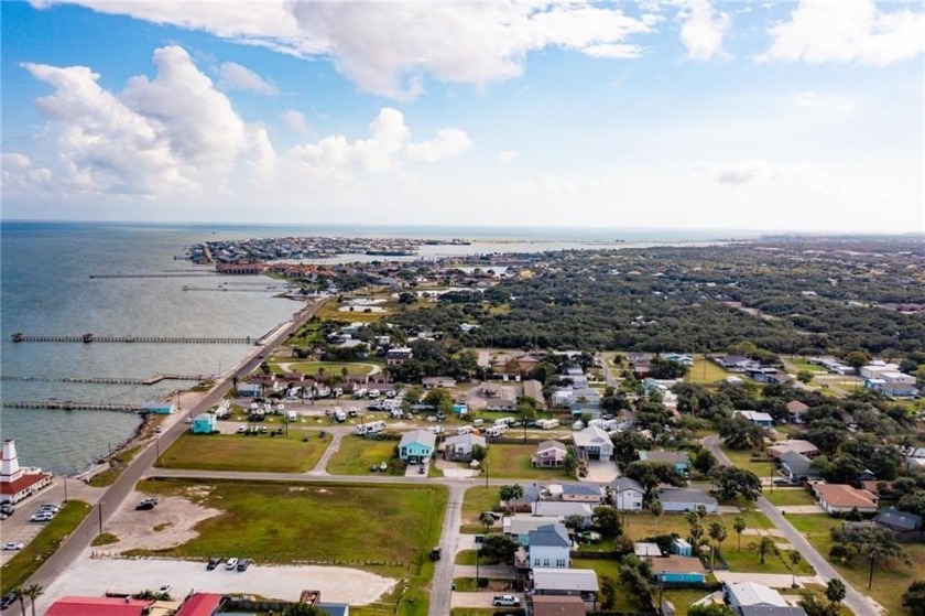 Life's a breeze in Rockport, &amp; this isn't just any home-it's an - photo 4