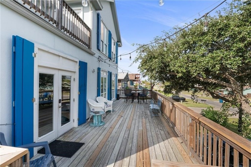 Life's a breeze in Rockport, &amp; this isn't just any home-it's an - photo 7