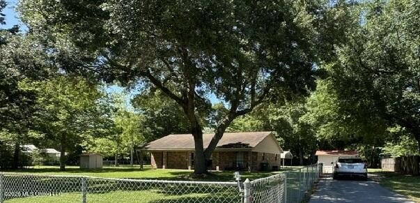 Perfect location country with direct access to the city life - photo 9