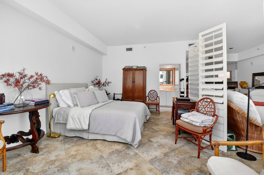 Welcome to this stylishly designed Flagler Dr. open airy one - photo 20