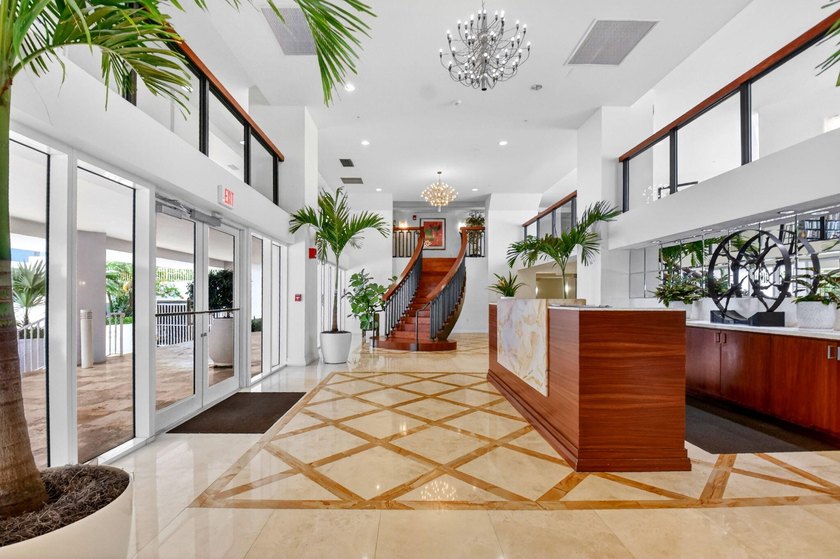 Welcome to this stylishly designed Flagler Dr. open airy one - photo 28