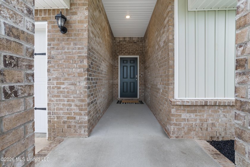 Tucked away on a premium lot in The Enclave, this beautifully - photo 2