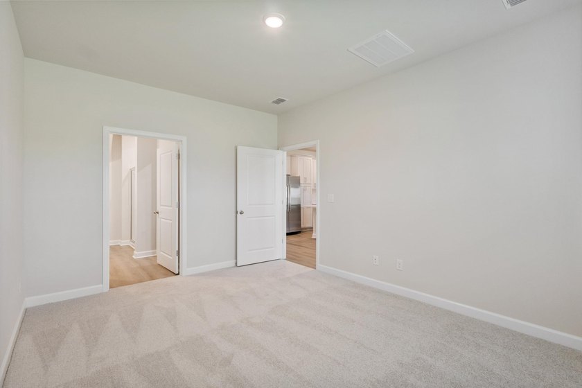 This beautifully designed 3 bedroom, 3 full bath townhome-style - photo 36