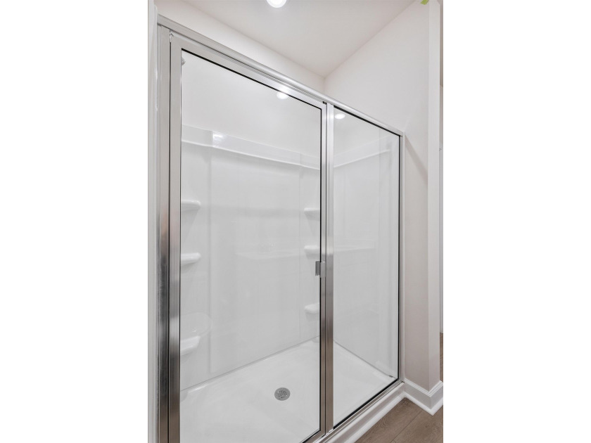This beautifully designed 3 bedroom, 3 full bath townhome-style - photo 41