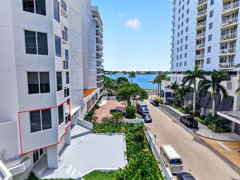 Welcome to this stylishly designed Flagler Dr. open airy one - photo 45