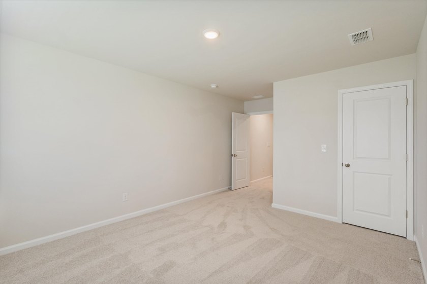 This beautifully designed 3 bedroom, 3 full bath townhome-style - photo 48