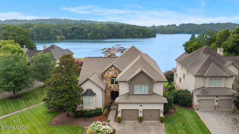 --LAKE LOUDON WATERFRONT LUXURY-- [Superb Updates / Astonishing - photo 3