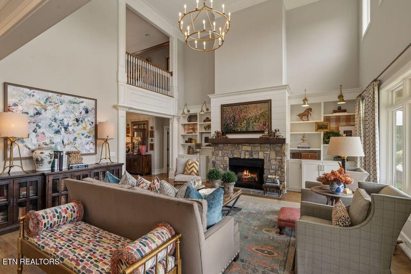 --LAKE LOUDON WATERFRONT LUXURY-- [Superb Updates / Astonishing - photo 9