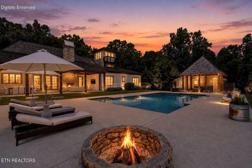 Welcome to a truly one-of-a-kind custom estate nestled on 17 - photo 2