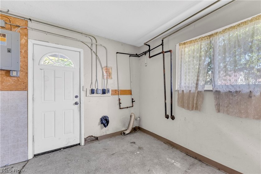 Great opportunity for investors looking to add a solid - photo 18