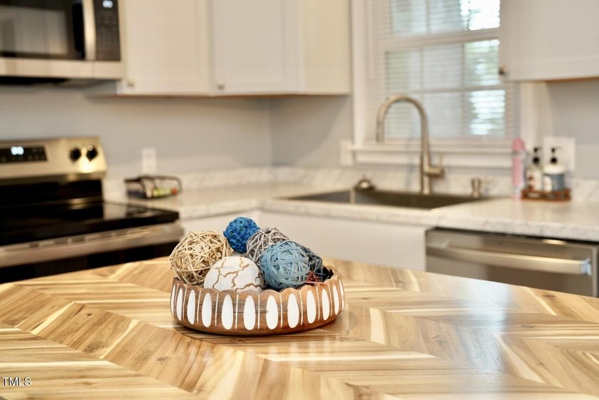 Charming Remodeled Brick Ranch Near the Pamlico River! Don't - photo 5