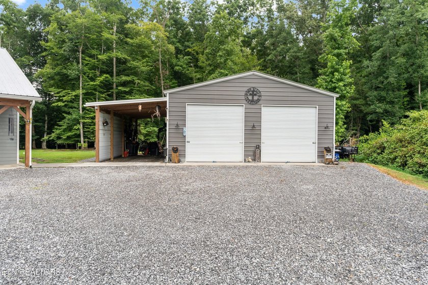Nestled on a private 1.39-acre cul-de-sac lot in the desirable - photo 3