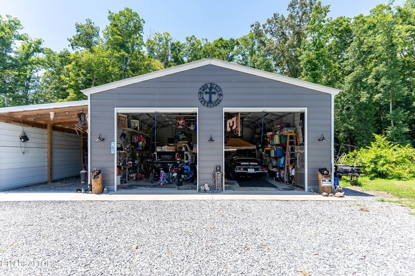 Nestled on a private 1.39-acre cul-de-sac lot in the desirable - photo 4