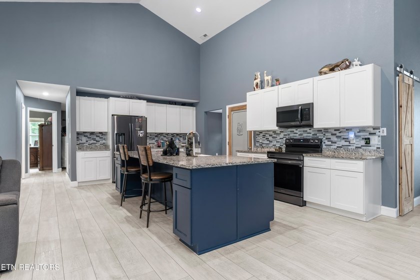 Nestled on a private 1.39-acre cul-de-sac lot in the desirable - photo 9