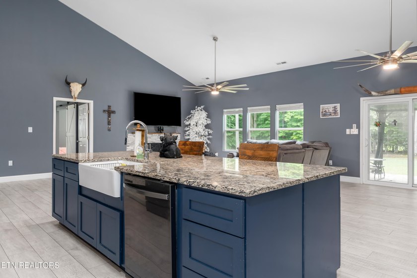 Nestled on a private 1.39-acre cul-de-sac lot in the desirable - photo 10