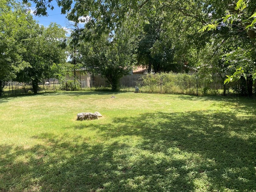 Charming, move-in-ready house with one of the best backyards on - photo 17