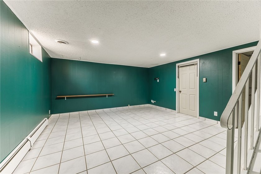 Move-in ready, low-maintenance living awaits! Welcome to 8 - photo 18