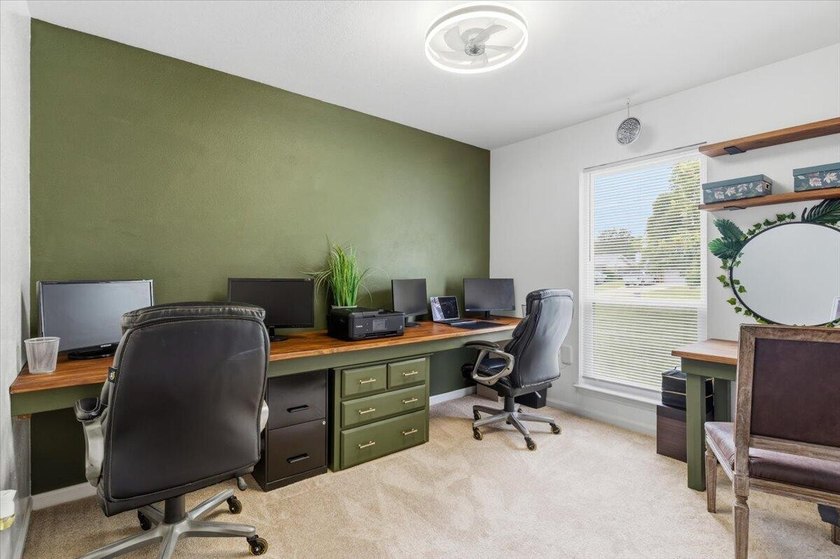 Welcome home to this lovingly maintained 4-bedroom, 2-bathroom - photo 27