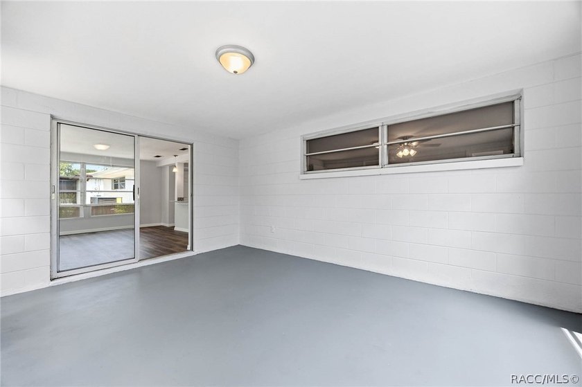 Make sure to check out the Virtual Tour for a 3D Model w/ - photo 28