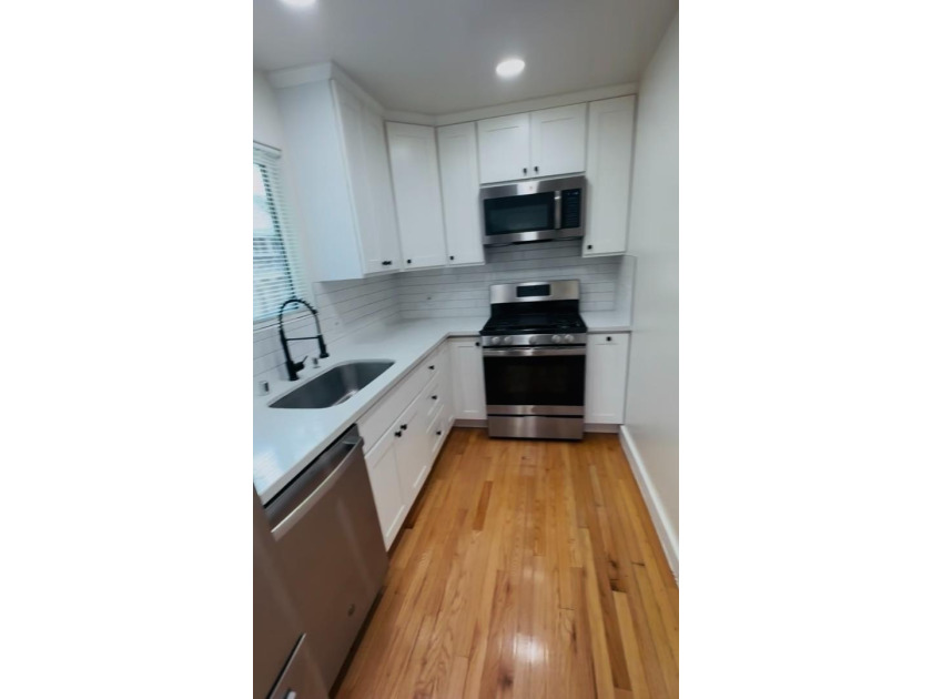 Fully remodeled duplex in the highly coveted Willow Glen - photo 2