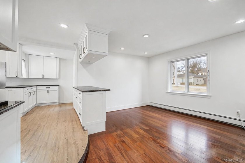 Bright and Cozy Colonial in Great Neck South! Large Open Floor - photo 7