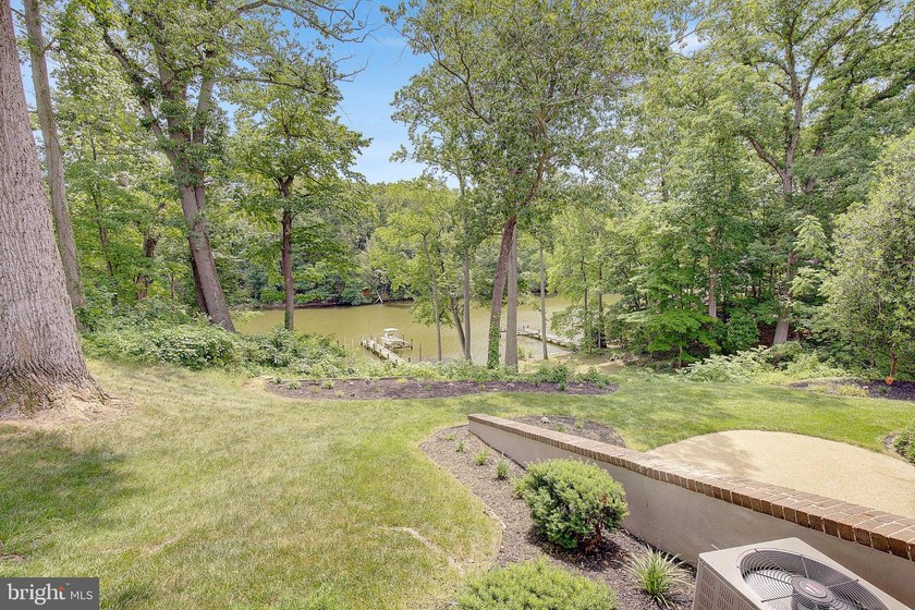 Discover the possibilities of waterfront living on beautiful - photo 8
