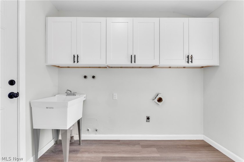 Beautifully updated and move-in ready ranch-style slab is - photo 20