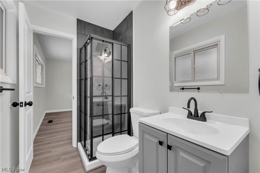 Beautifully updated and move-in ready ranch-style slab is - photo 23