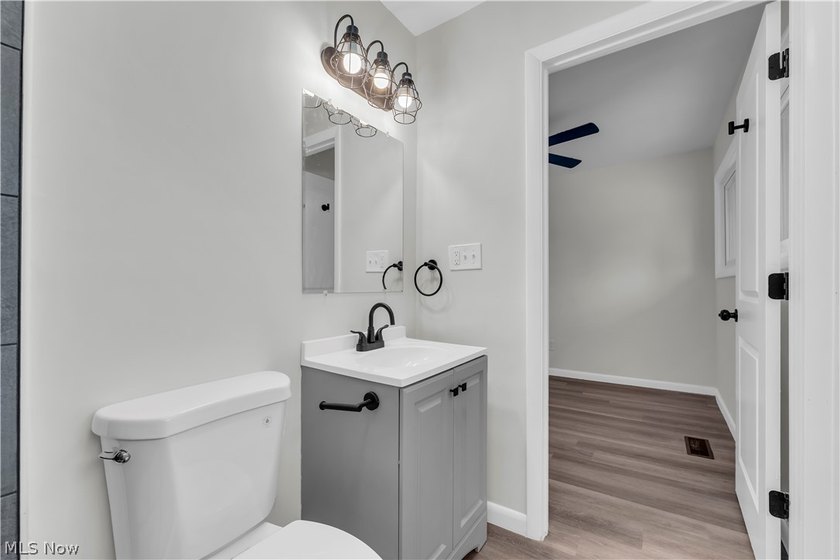 Beautifully updated and move-in ready ranch-style slab is - photo 24