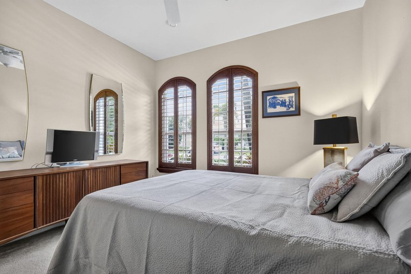 Beautiful Updated 4 Bedroom 2.5 Baths, Gorgeous Pool Home on the - photo 41